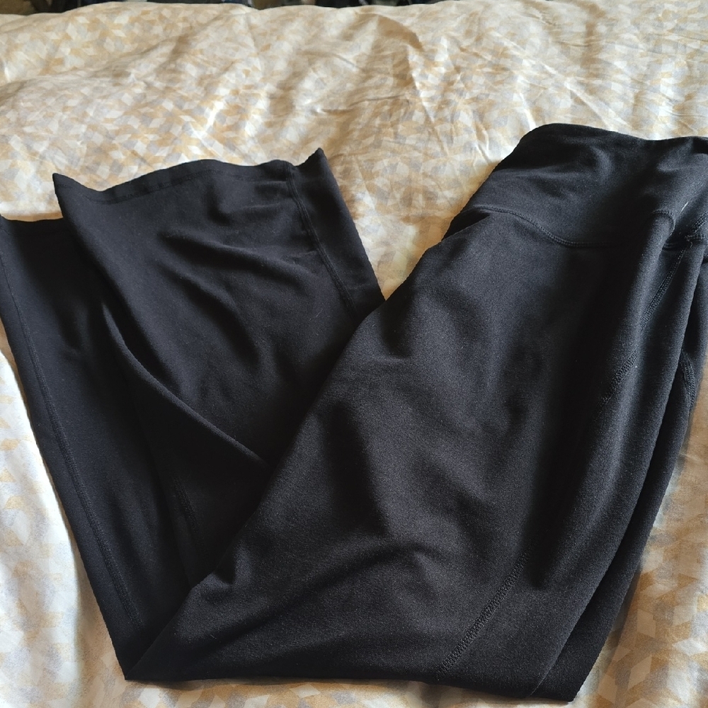 Zella Black  Sleek and Versatile